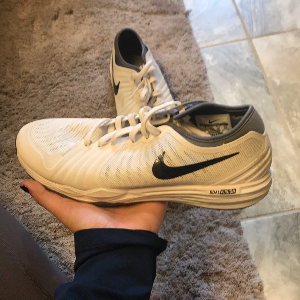 Nike Dual Fusion Tennis Shoes
